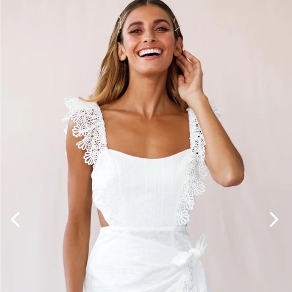 SELFIE LESLIE WHITE LACE TRIM WRAP DRESS MED - Picture 7 of 8